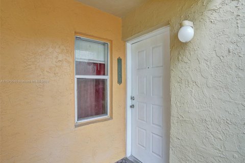 Copropriété à vendre à Coral Springs, Floride: 3 chambres, 88.26 m2 № 1155108 - photo 3