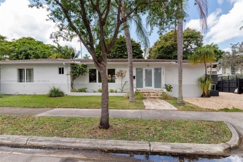 Casa en venta en Miami, Florida, 3 dormitorios, 179.86 m2 № 1429634 - foto 27