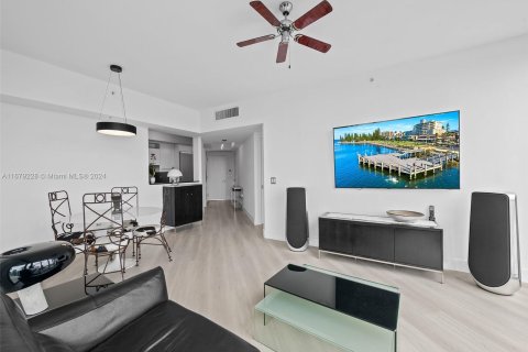 Condo in Fort Lauderdale, Florida, 2 bedrooms  № 1407833 - photo 7