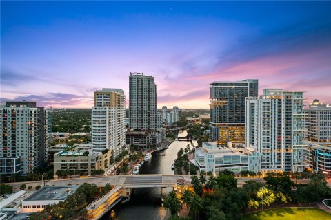 Condo in Fort Lauderdale, Florida, 2 bedrooms  № 1407833 - photo 3