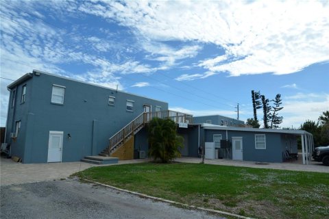 Immobilier commercial à vendre à Punta Gorda, Floride: 644.65 m2 № 974890 - photo 2