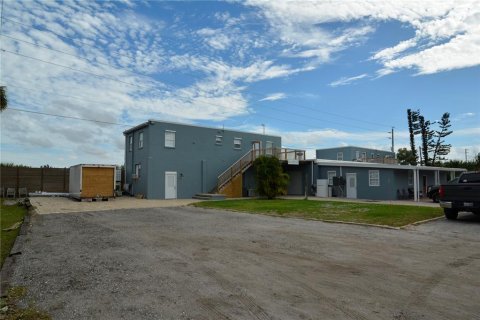 Immobilier commercial à vendre à Punta Gorda, Floride: 644.65 m2 № 974890 - photo 1
