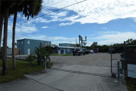 Immobilier commercial à vendre à Punta Gorda, Floride: 644.65 m2 № 974890 - photo 3