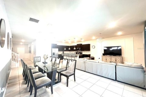 Casa en venta en Davenport, Florida, 10 dormitorios, 408.68 m2 № 1314640 - foto 11