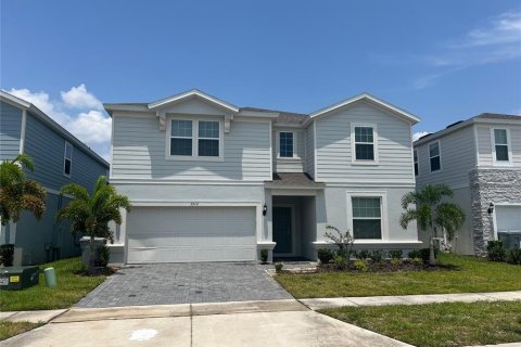 House in Davenport, Florida 10 bedrooms, 408.68 sq.m. № 1314640 - photo 1