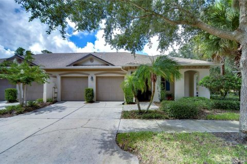 House in Tampa, Florida 3 bedrooms, 224.92 sq.m. № 1314641 - photo 1