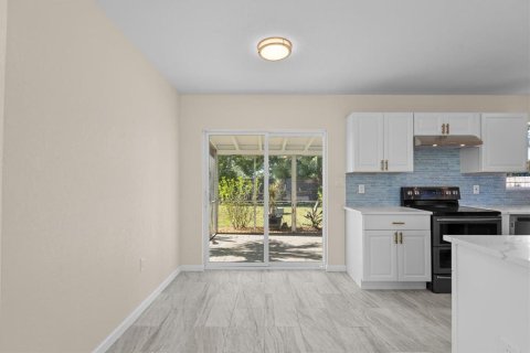 House in Port Charlotte, Florida 2 bedrooms, 81.75 sq.m. № 1125083 - photo 9