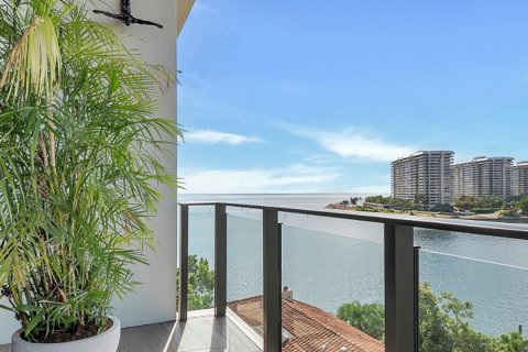 Apartamento en venta en Miami-Dade, Florida, 3 dormitorios, 186 m2 № 21576 - foto 4