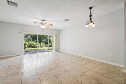 Townhouse in Tampa, Florida 2 bedrooms, 130.99 sq.m. № 1312702 - photo 24