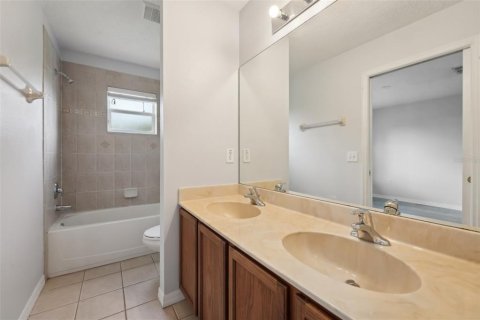 Townhouse in Tampa, Florida 2 bedrooms, 130.99 sq.m. № 1312702 - photo 16