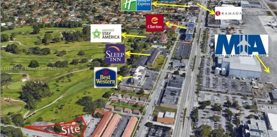 Commercial property in Miami Springs, Florida № 670102