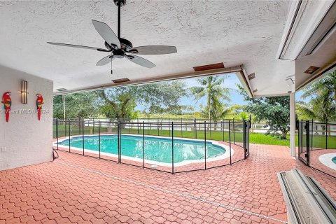 Villa ou maison à vendre à Pembroke Pines, Floride: 4 chambres, 228.54 m2 № 1381746 - photo 29