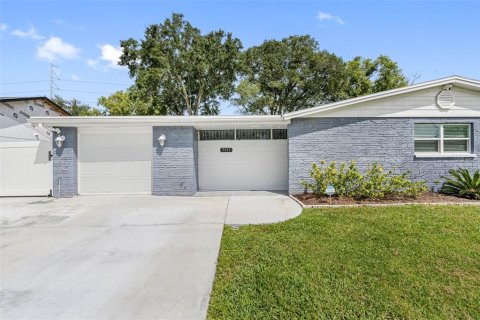 Casa en venta en Tampa, Florida, 3 dormitorios, 129.78 m2 № 1382465 - foto 1