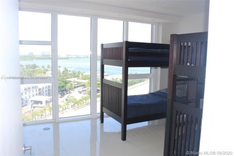 Condo in Bal Harbour, Florida, 2 bedrooms  № 1389745 - photo 9