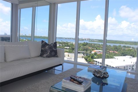 Condo in Bal Harbour, Florida, 2 bedrooms  № 1389745 - photo 6