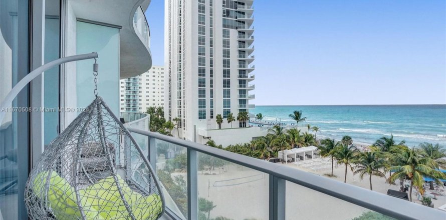 Condo in Hollywood, Florida, 1 bedroom  № 1389697