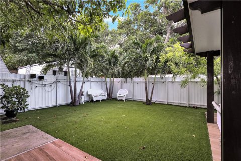 House in Miami, Florida 4 bedrooms, 130.25 sq.m. № 1365666 - photo 24