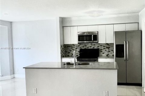 Condo in Coral Springs, Florida, 1 bedroom  № 1389744 - photo 4