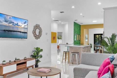 Casa en venta en Miami, Florida, 3 dormitorios, 137.12 m2 № 1374237 - foto 16