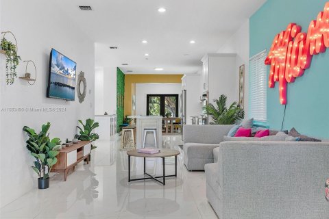 Casa en venta en Miami, Florida, 3 dormitorios, 137.12 m2 № 1374237 - foto 15