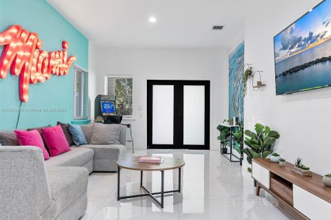 Casa en venta en Miami, Florida, 3 dormitorios, 137.12 m2 № 1374237 - foto 20