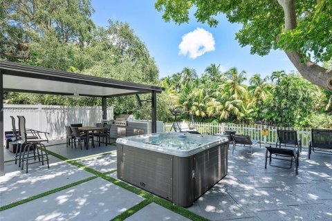 Casa en venta en Miami, Florida, 3 dormitorios, 137.12 m2 № 1374237 - foto 4