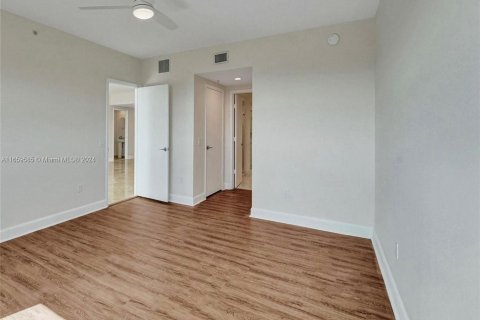 Appartement à louer à North Miami, Floride: 2 chambres, 148.92 m2 № 1364258 - photo 15