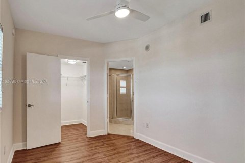 Appartement à louer à North Miami, Floride: 2 chambres, 148.92 m2 № 1364258 - photo 12