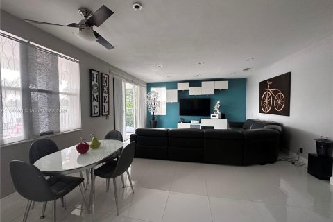 Casa en venta en Weston, Florida, 5 dormitorios, 269.88 m2 № 1333139 - foto 22