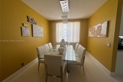 Casa en venta en Weston, Florida, 5 dormitorios, 269.88 m2 № 1333139 - foto 12