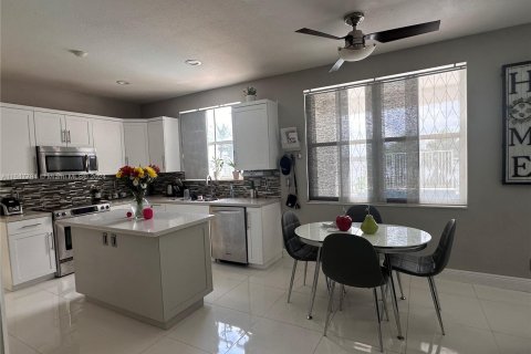 Casa en venta en Weston, Florida, 5 dormitorios, 269.88 m2 № 1333139 - foto 18