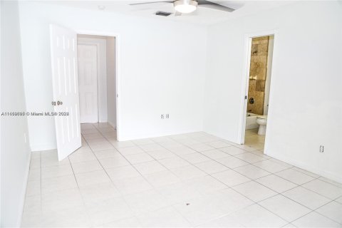 Condo in Miami, Florida, 2 bedrooms  № 1364259 - photo 20