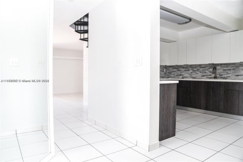 Copropriété à louer à Miami, Floride: 2 chambres, 108.23 m2 № 1364259 - photo 11