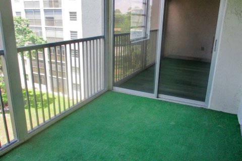 Condominio en venta en Lauderhill, Florida, 2 dormitorios, 117.06 m2 № 1159541 - foto 19