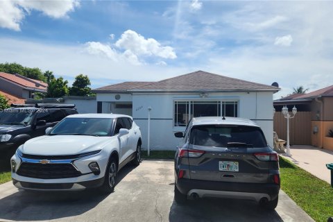 Casa en venta en Miami, Florida, 3 dormitorios, 151.52 m2 № 1272285 - foto 1