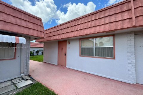 House in Delray Beach, Florida 2 bedrooms, 81.75 sq.m. № 1272286 - photo 6