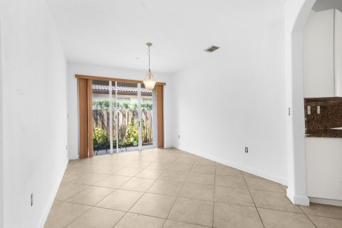 Casa en venta en Doral, Florida, 3 dormitorios, 191.19 m2 № 1091993 - foto 23
