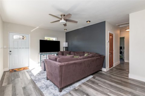 Casa en venta en Oakland Park, Florida, 3 dormitorios, 118.91 m2 № 876312 - foto 3