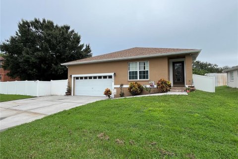 House in New Port Richey, Florida 3 bedrooms, 140.28 sq.m. № 1367714 - photo 3