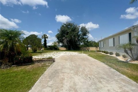 Terreno en venta en Port Charlotte, Florida № 757931 - foto 5