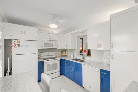 Condominio en venta en Dania Beach, Florida, 2 dormitorios, 106.28 m2 № 1233651 - foto 23