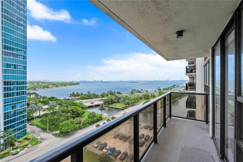 Condo in Miami, Florida, 2 bedrooms  № 1233619 - photo 25