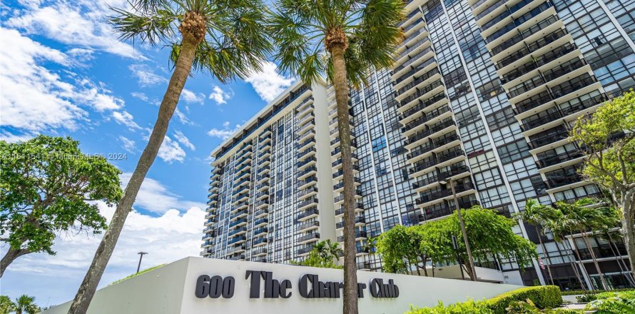 Condo in Miami, Florida, 2 bedrooms  № 1233619