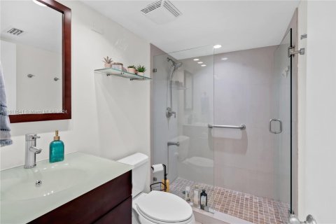 Copropriété à vendre à Miami, Floride: 2 chambres, 113.15 m2 № 1233619 - photo 14