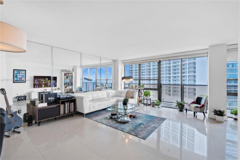 Copropriété à vendre à Miami, Floride: 2 chambres, 113.15 m2 № 1233619 - photo 8