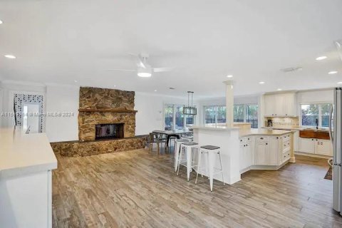 House in Fort Lauderdale, Florida 5 bedrooms, 258.08 sq.m. № 1184776 - photo 6