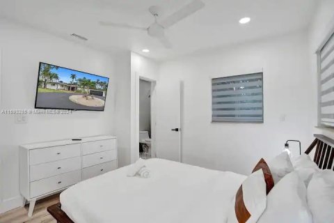 Casa en venta en Fort Lauderdale, Florida, 5 dormitorios, 199.28 m2 № 1184813 - foto 20