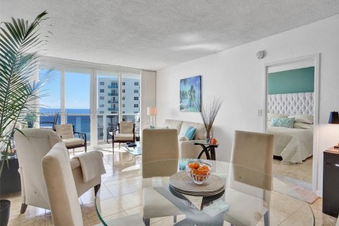 Copropriété à vendre à Hollywood, Floride: 1 chambre, 86.31 m2 № 1080837 - photo 26