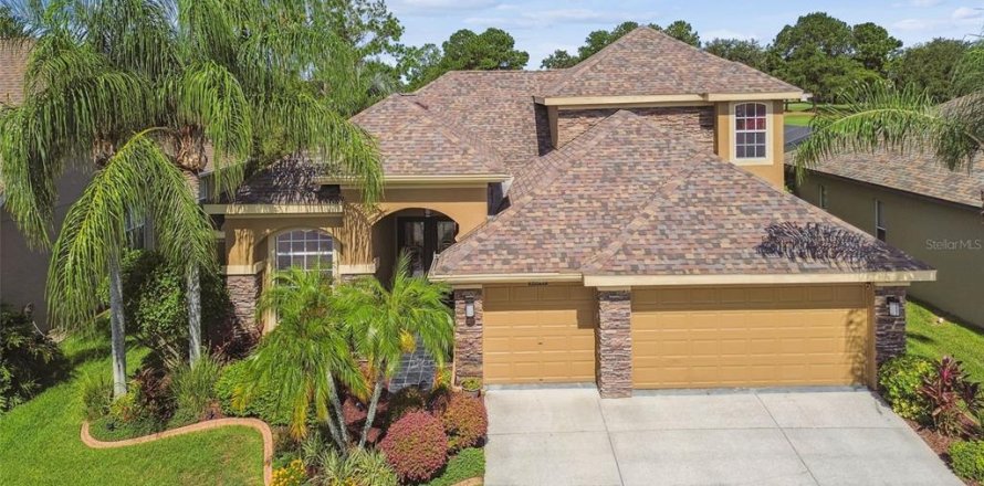 Casa en Land O' Lakes, Florida 5 dormitorios, 275.73 m2 № 1324896