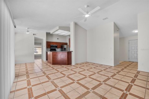 Villa ou maison à vendre à Orlando, Floride: 4 chambres, 192.68 m2 № 1392923 - photo 13